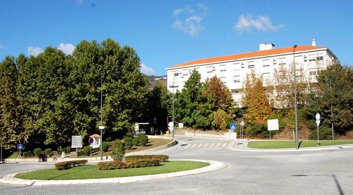 HOSPITAL DA RÉGUA NÃO ENCERRA